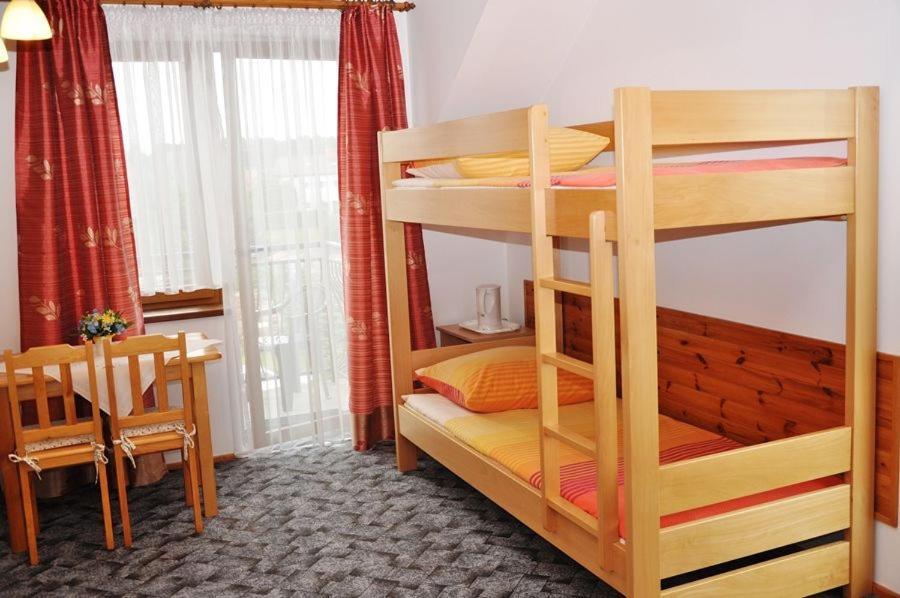 Jantar Hotel Ostrowo  Luaran gambar
