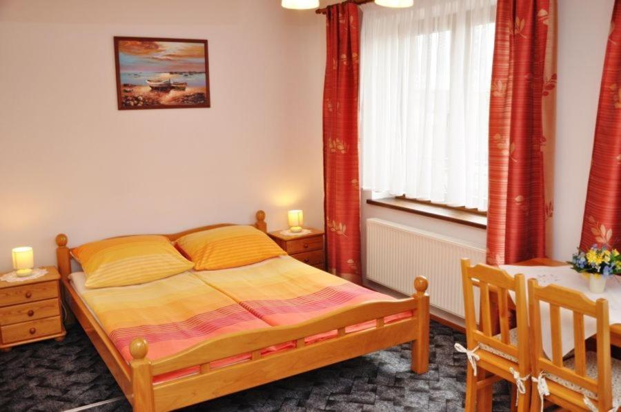 Jantar Hotel Ostrowo  Luaran gambar